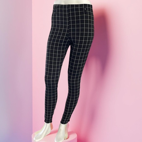 cherry mellow Pants - Cherry Mellow Women's Black Checkered stretch Pants size 4